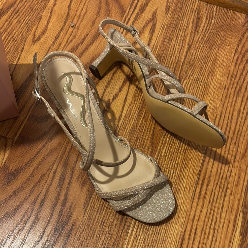 Nina Gold Heels Sophisticated Strappy Design